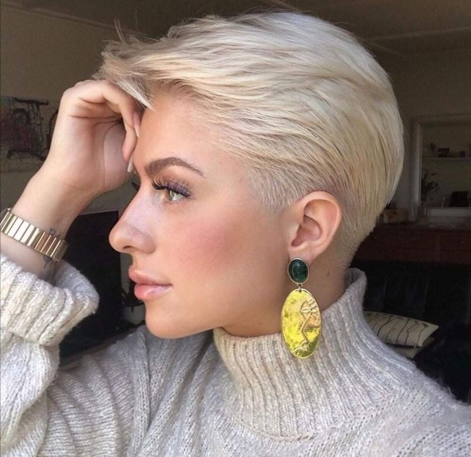 Slicked Back Undercut - Tuff kort frisyr kvinnor