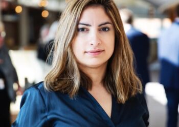 nooshi dadgostar familj