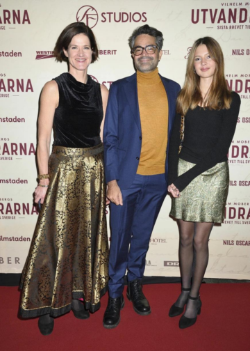 Elvira Batra tillsammans med David Batra och Anna Kinberg Batra