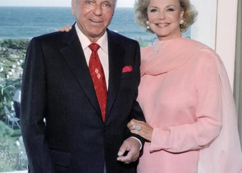 Frank Sinatra och hans fjärde hustru Barbara Sinatra poserar tillsammans i Los Angeles 1997.