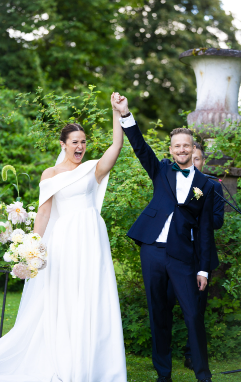 Erik Grönwall och Ninni tillsammans vid Noors Slott