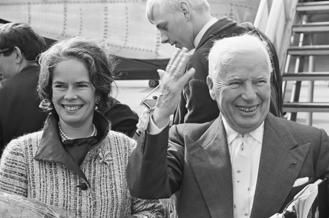 Charlie Chaplin tillsammans med sin fru Oona O’Neill 1965