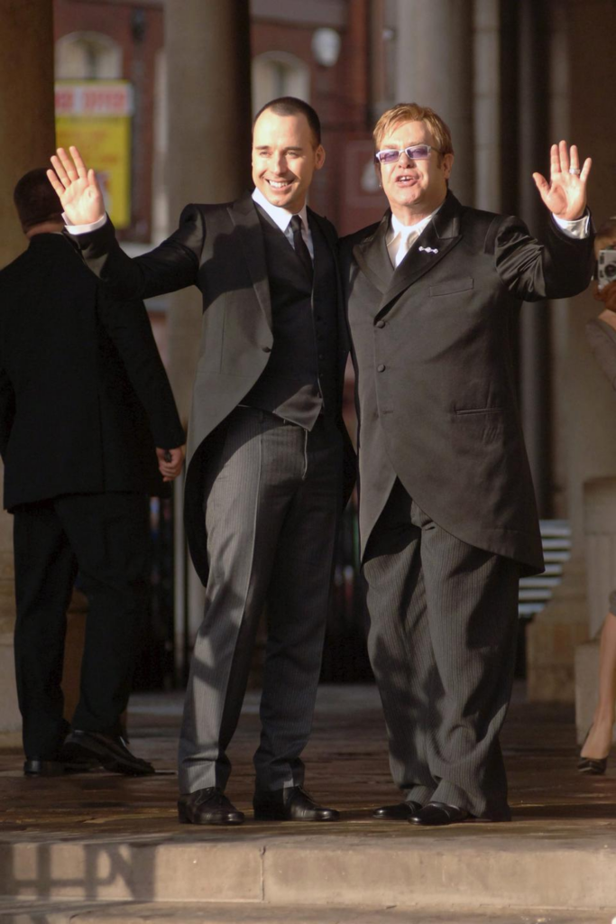 Elton John och David Furnish under sitt bröllop 2014